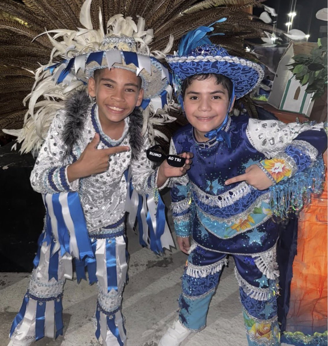 LiamCavalcante's tweet photo. Hoje o Mini Caprichoso completa 33 anos de história! 💙⭐️ O boi já conquistou 13 títulos no Festival em Miniatura e é o atual tricampeão da competição. Parabéns e vida longa ao mini boi da estrela na testa! #Parintins
Siga o bumbá no Instagram: https://t.co/c7E3TsnhXW https://t.co/wYE8QGyWFW