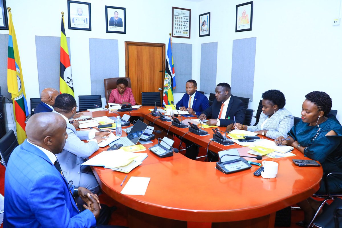 OroneDerrick's tweet photo. The newly elected NRM caucus executive held its first meeting today that was chaired by the Govt Chief Whip hon. Ruth Aceng and were oriented into their respective roles to commence caucus duties.
@NRMOnline @Parliament_Ug @KagutaMuseveni @mkainerugaba @JaneRuth_Aceng @Thomas_Tayebwa @ObothOboth