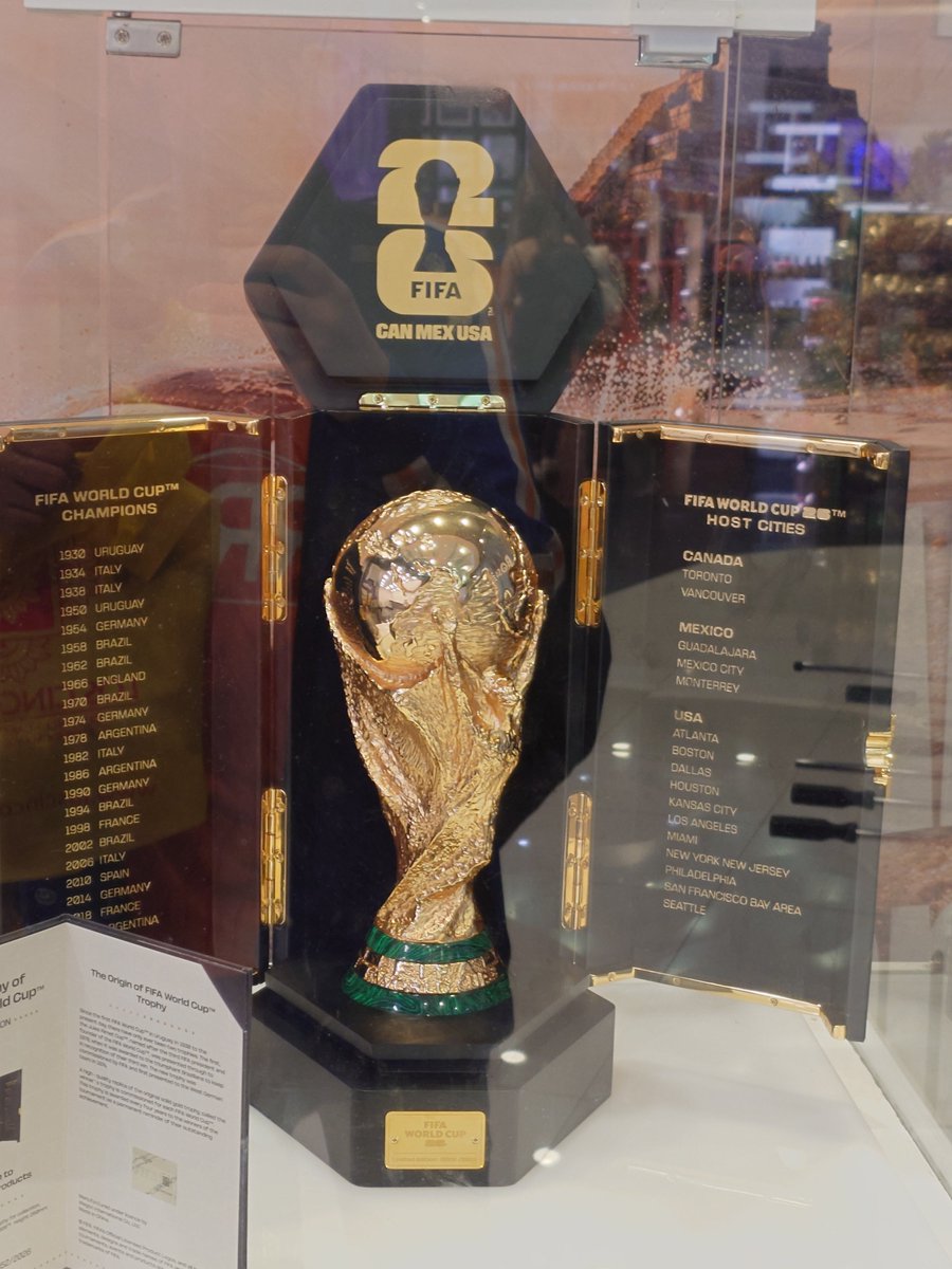 Tommy_Oldham1's tweet photo. Ending this trip with a burrito the last three and half weeks have gone quick that's for sure. Nice to see a replica of the World Cup Trophy here in Cacun and another retro/customed design Football shirt store. #worldcup https://t.co/Ya8NEhxMXn