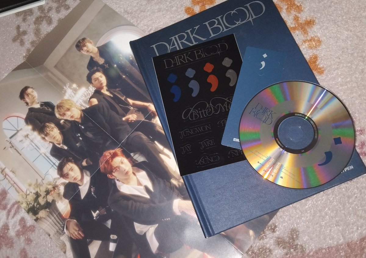 camss__00's tweet photo. VENDO ALBUM ENHYPEN DARK BLOOD 

50+frete (13)
compradores sensíveis ❌
contém pequenas avarias 
mando vídeos se tiver certeza de compra 
ENVIO DEPOIS DO DIA 20✨️
fbs @camss__00

VENDO VENDA ÁLBUM ENHYPEN https://t.co/sZdJCbQwgN