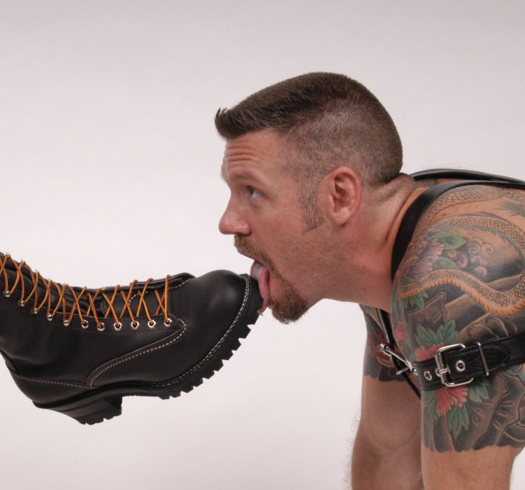 Haunted_Pmpkn's tweet photo. @ryanjnaman @em_Lazzy @NYCMayor Keep licking that boot like a good boy https://t.co/NWw2kTiRwV