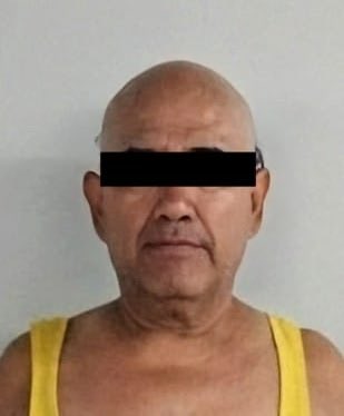 yadithvaldez's tweet photo. Asi se dió a la fuga, el conductor de la camioneta 🛻 que atropelló y provocó la muerte de Mariel y lesiones a Isabella, estudiantes de la Preparatoria No. 9, en el sector de Cumbres en #Monterrey.
Cámaras del C4 de la Policía de Monterrey, detectaron el vehículo 🚗 que escapó del lugar de hechos.
Posteriormente elementos de la AEI y PMI localizaron la camioneta 🛻 abandonada en Salinas Victoria.
Finalmente esta mañana, el conductor responsable, identificado como Ramiro de 63 años, fue detenido por homicidio culposo y abandono de persona, con una orden de aprehensión en su casa en Santa Catarina.