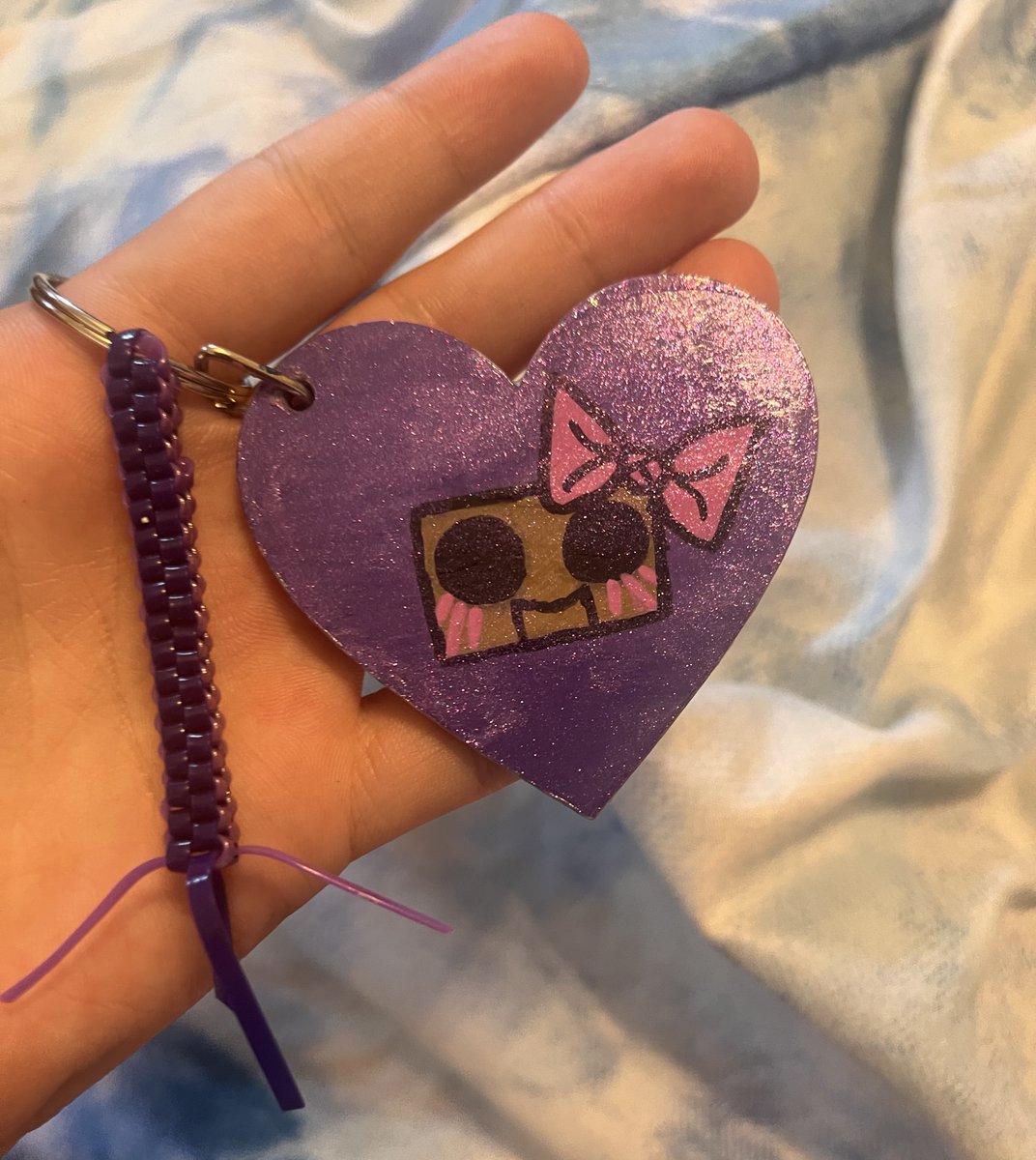 Rand0_Clown's tweet photo. the pictures such but ive made a cute little VERY sparkley charm :3 #PorcelainMade https://t.co/o9rxqJDKY4