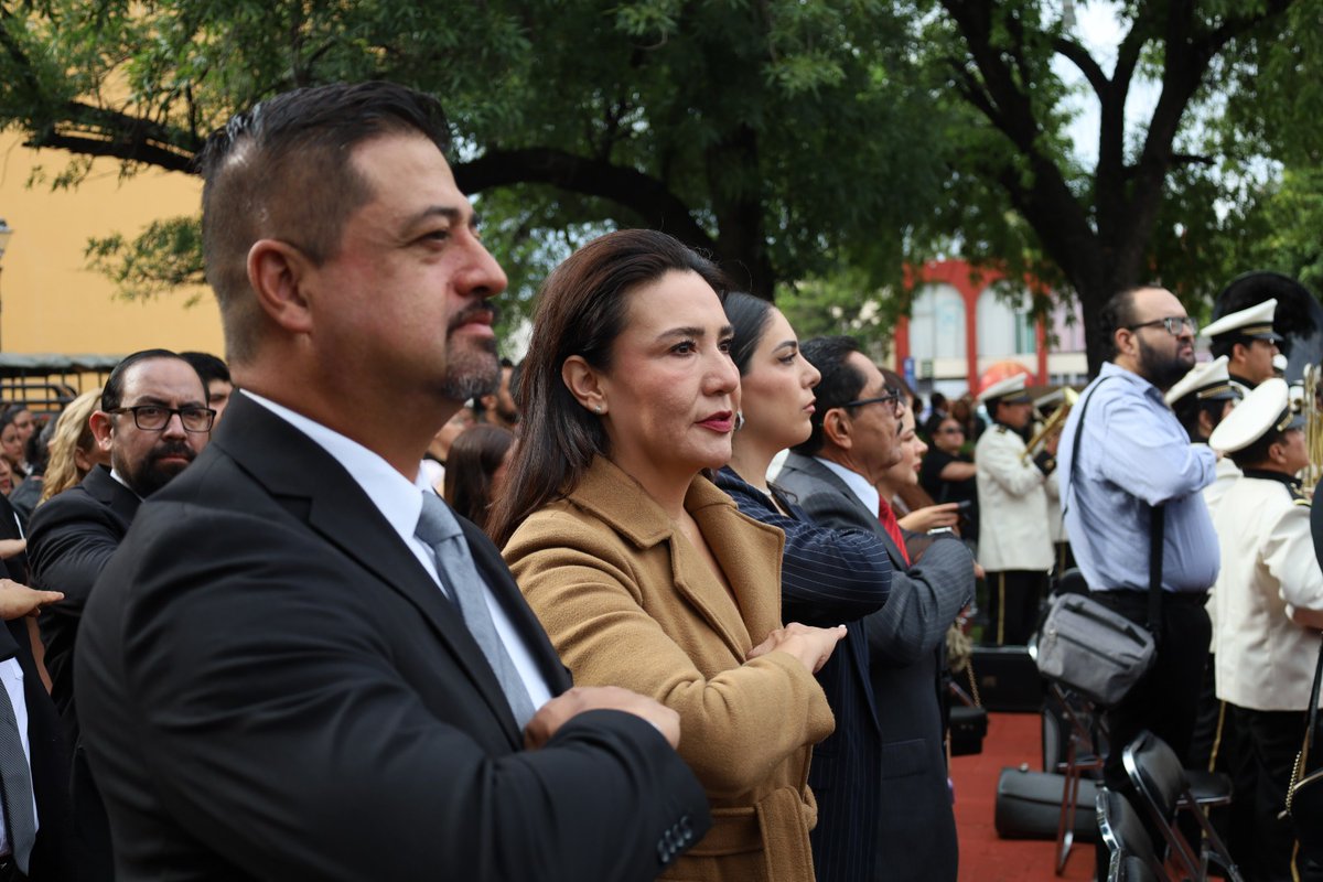 iceddgo's tweet photo. #Entérate En el marco del 463 aniversario de la fundación de Durango, el director del ICED, Mtro. Francisco Javier Pérez Meza, participó en el izamiento de la Bandera, la ofrenda floral y la Lectura del Bando. ¡Felicidades Durango, por un año más de historia, cultura y grandeza! https://t.co/jqlNFEnB3W