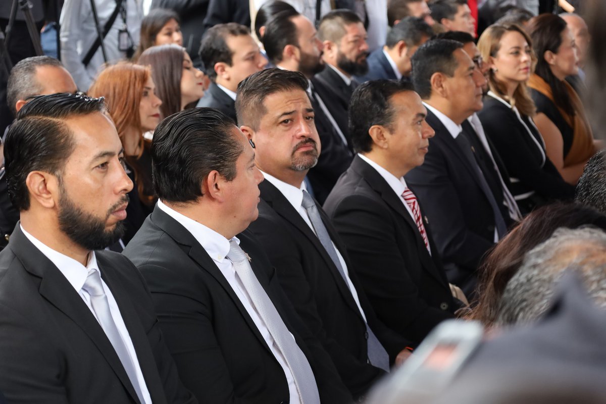 iceddgo's tweet photo. #Entérate En el marco del 463 aniversario de la fundación de Durango, el director del ICED, Mtro. Francisco Javier Pérez Meza, participó en el izamiento de la Bandera, la ofrenda floral y la Lectura del Bando. ¡Felicidades Durango, por un año más de historia, cultura y grandeza! https://t.co/jqlNFEnB3W