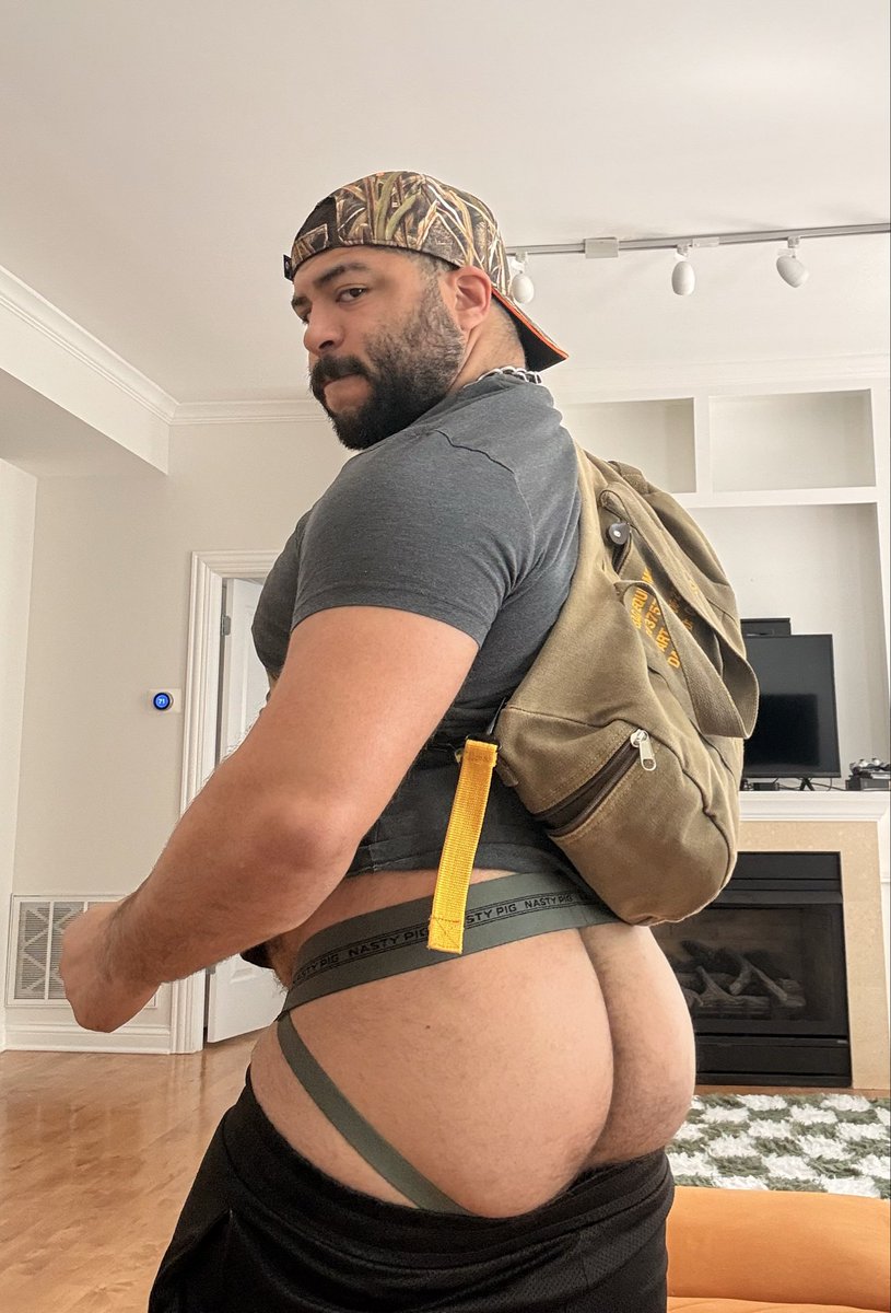 homemadebeef's tweet photo. So I just got fucked into submission by a hot dad 🥵
Think I can hold it in at the gym? 💪😮‍💨 https://t.co/lhsvojzCcM