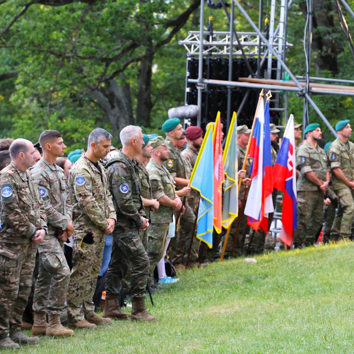 NATOTFSlovakia's tweet photo. More than 130 soldiers took part in the Levoča pilgrimage, one of the Slovak most significant traditions

#WEARENATO
#MNBDESVK
#StrongerTogether
#DeterAndDefend
#LaLegion
🇸🇮🇷🇴🇸🇰🇨🇿🇵🇹🇦🇩 https://t.co/VYLq4IlWpo