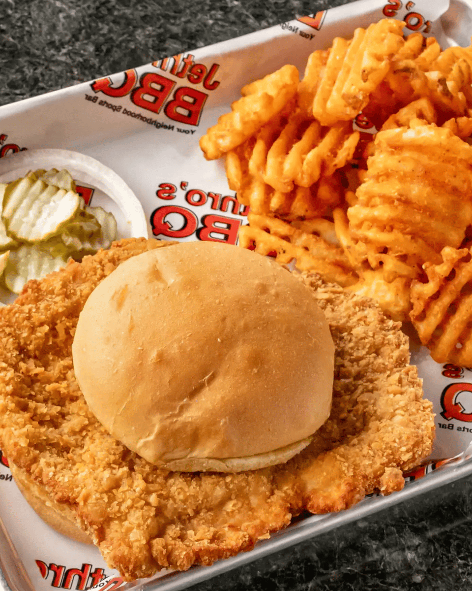 jethrosbbqdsm's tweet photo. Looking for the best lunch deal in town? Our Pork Tenderloin Basket with a side is just $9.95 every Wednesday. Big flavor, great value, only at Jethro's!
#LunchSpecial #JethrosBBQ #DesMoinesFood https://t.co/zPvHiXmJvS