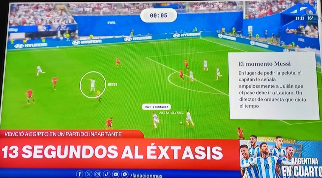 1nuncasabe's tweet photo. 3er gol de #Argentina
El 9 (Julián) jugando de 6 robándo el balón a Salah; el 9 (Lautaro) de 7 tirando el centro y el 5 (Enzo) cabeceando de 9. O antes el 2 (Cuti) cabeceando el 1ro de 9. NADIE LES PIDIÓ ESO. Pero lo hacen
Bielsa sí les pidió eso a los uruguayos: y se enojaron 🤷 https://t.co/Frd9AY4jvn