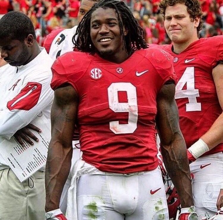 ExpoRecruits's tweet photo. Can you name this CFB/Alabama legend? 🤔👀

@AlabamaFTBL https://t.co/iSsPTBhcYs
