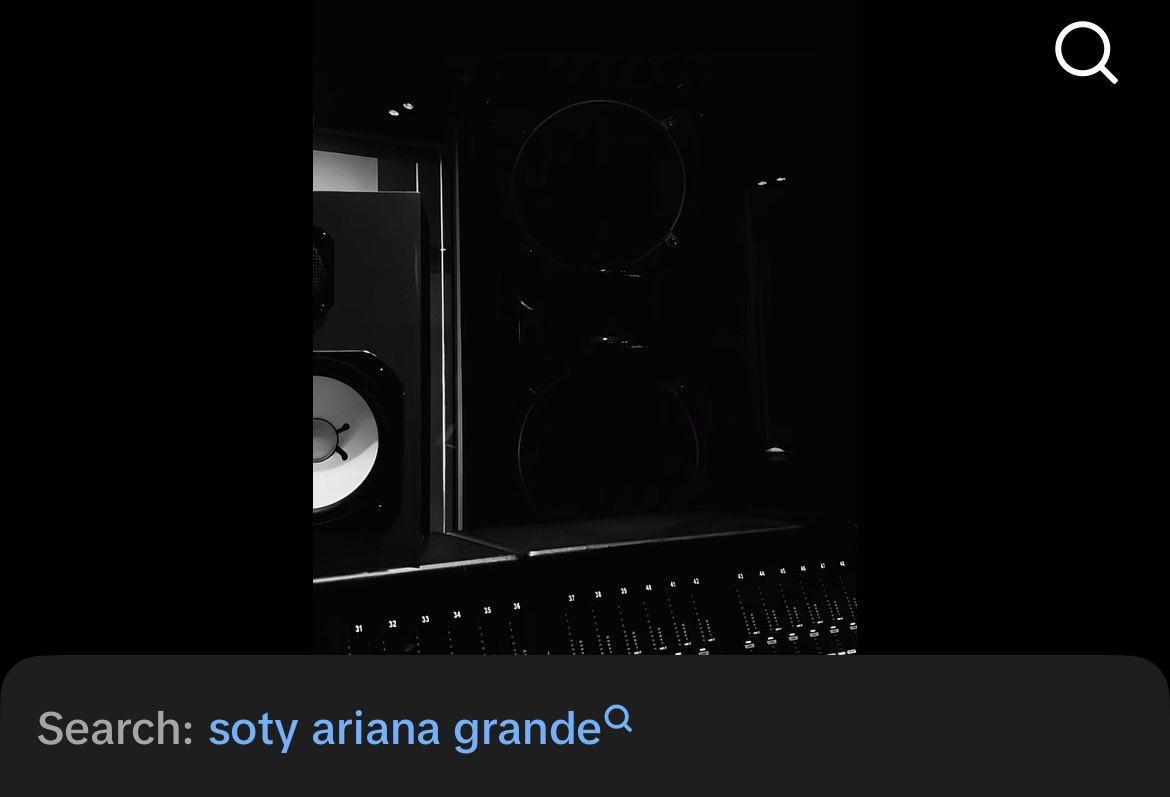 arianadore_ ꕤ tweet media