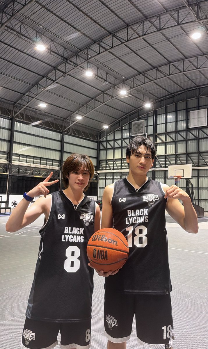 natasittttt's tweet photo. Team Black Duo  🖤 @pung_phirunwat https://t.co/AStiC17Nlt