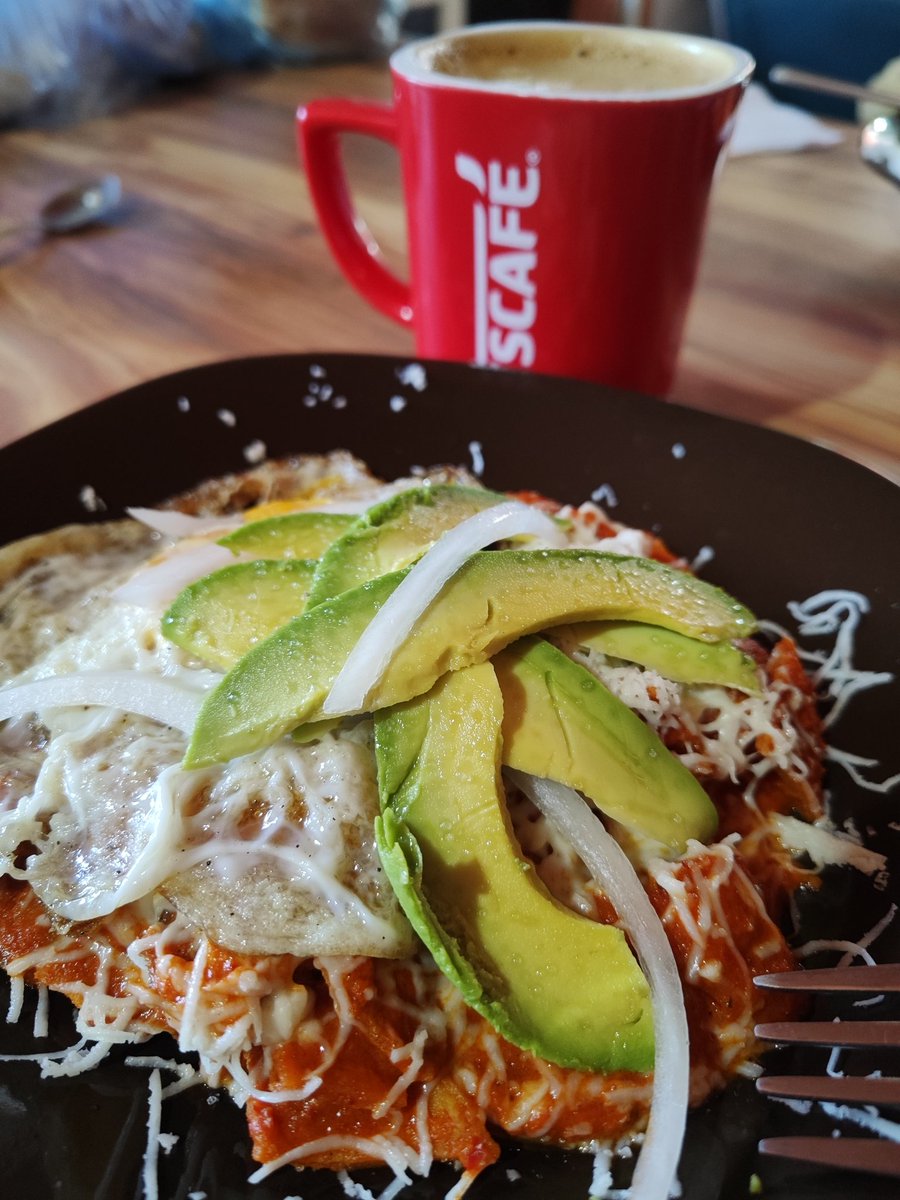 _daniela_Sm's tweet photo. Y te hubiera mandado un mensaje diciendo: 
- pedacito ven a desayunar a la casa hice chilaquiles.
Y tú respondías: 
- que rico bebé ahorita llego 

Pero te vali madreeeeee 😭 https://t.co/BC8pBlBKUe