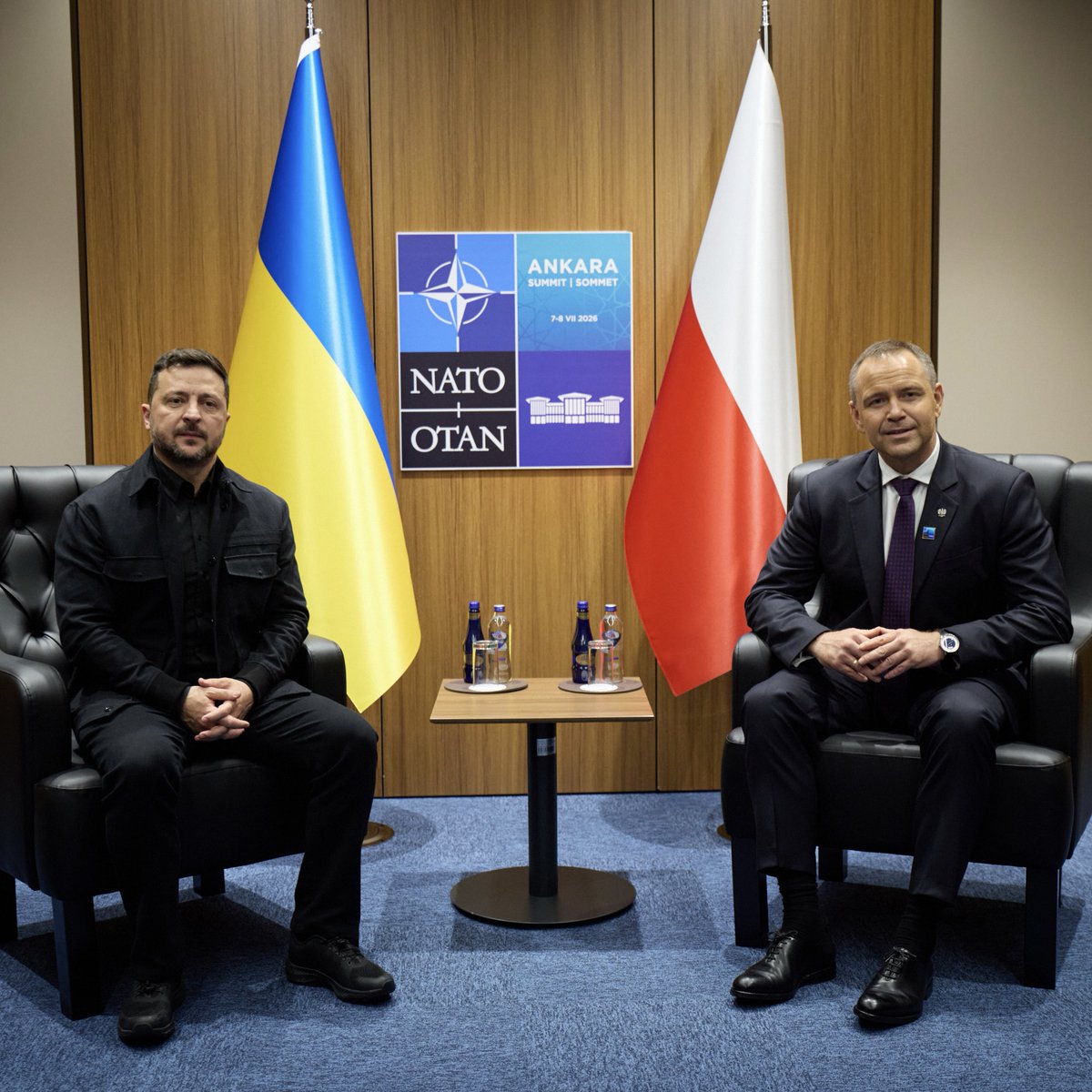 ZelenskyyUa's tweet photo. I met with President of Poland Karol Nawrocki @NawrockiKn. It was an important and necessary conversation. We spoke for more than an hour.

We face one common threat – Russia. And it is critical to maintain mutual understanding, support, and unity of action. Our countries need only strong relations. We agreed to continue our dialogue.