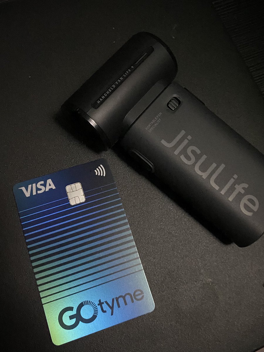 i29xioz's tweet photo. college essentials https://t.co/cK0qEUPqFn