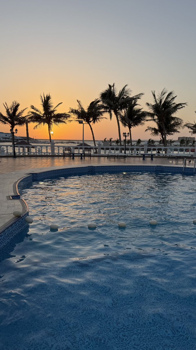 Dolphin_YNB's tweet photo. 🌅 غروبٌ يسرق الأنظار... ولحظات تستحق أن تُعاش.

مع غروب شمس ينبع، يتحول منتجع شاطئ الدولفين إلى لوحة طبيعية تجمع هدوء البحر وروعة الألوان في مشهد لا يُنسى. ✨🌊

استمتع بأجمل الأوقات مع العائلة والأصدقاء، واجعل نهاية يومك ذكرى مميزة . 

📍 منتجع شاطئ الدولفين – ينبع
#منتجع_شاطئ_الدولفين #ينبع #غروب_الشمس #اجازة