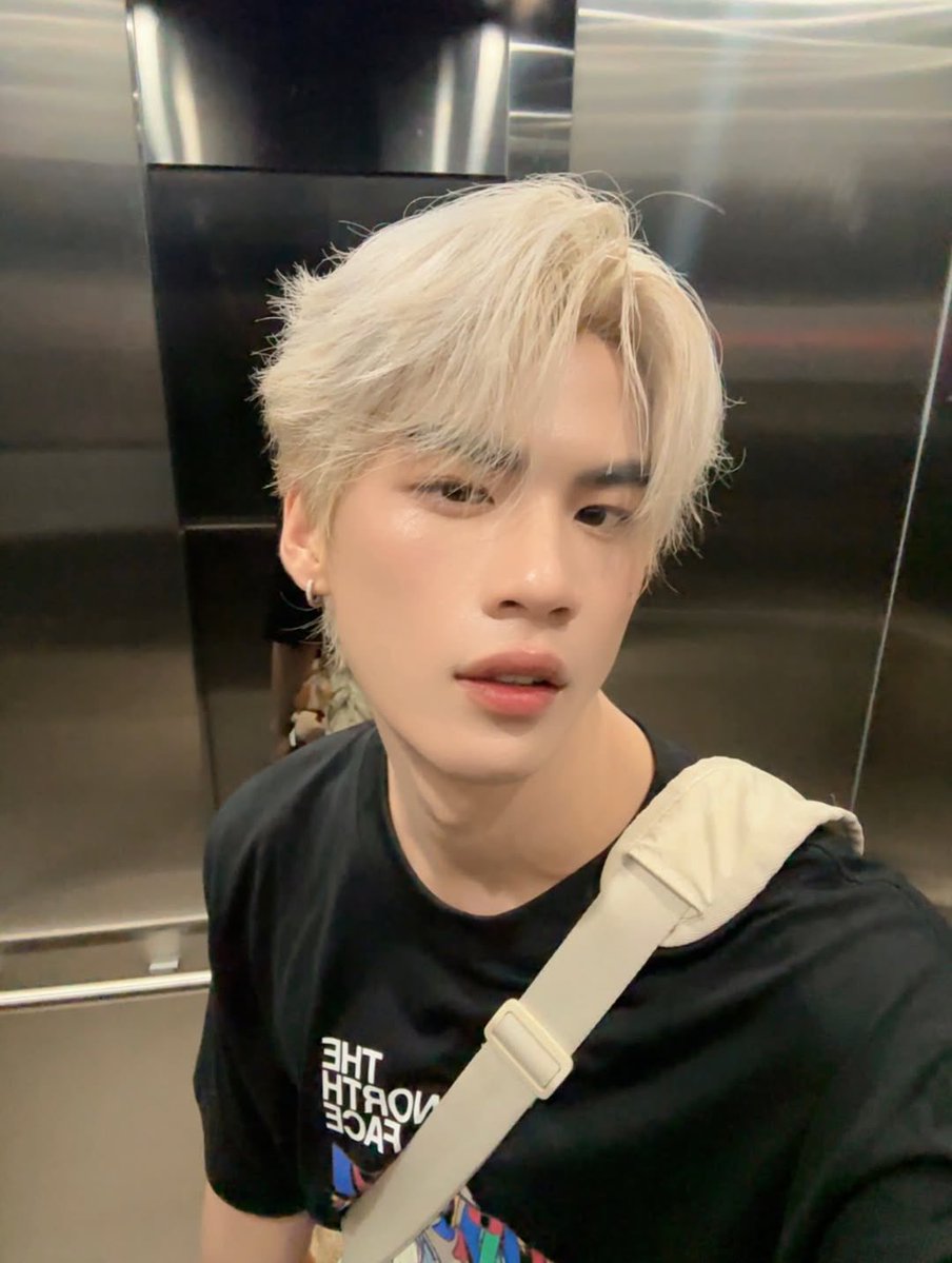 peachperpuff's tweet photo. เผลอเข้าใจอ๊อตโต้นะ พี่คนนี้เค้าหล่อจริง 😌😌😌 https://t.co/LjBJIh0Qhc