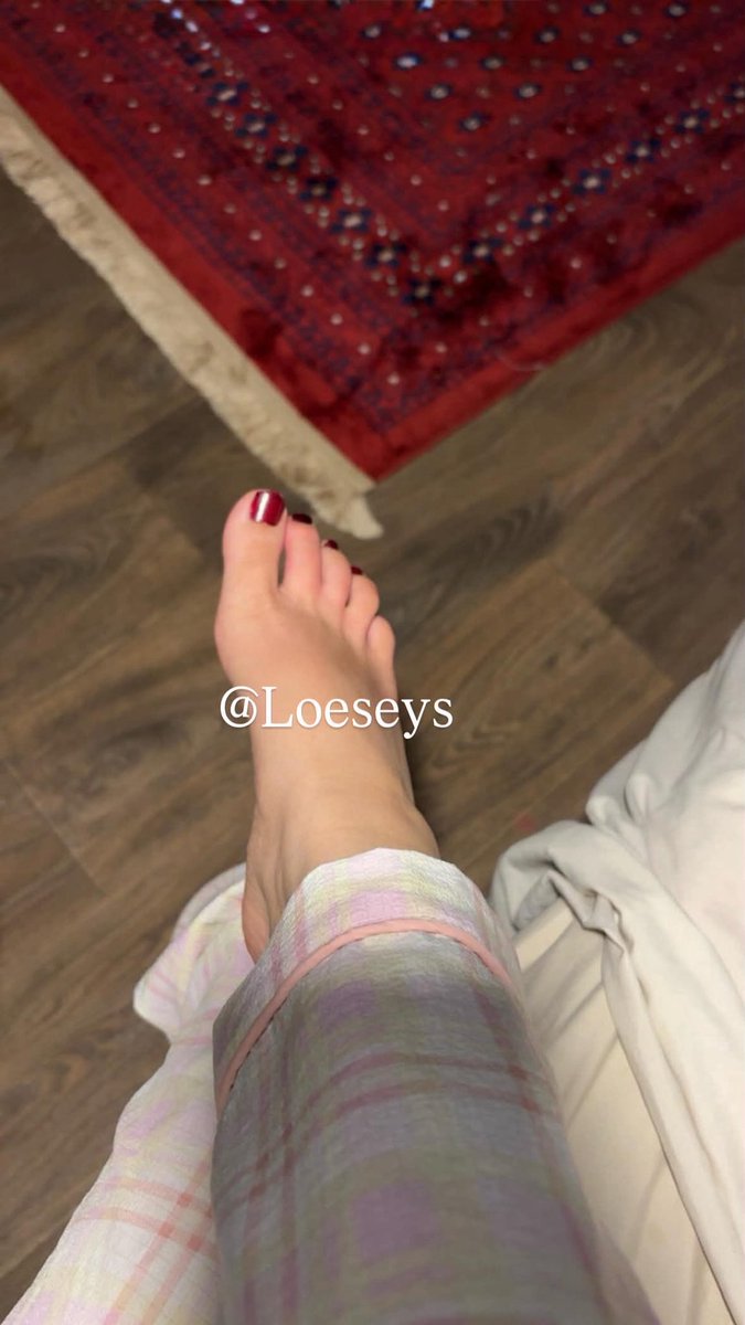 Loeseys's tweet photo. مهان ادعس شحمته برجلي ؟ https://t.co/GjhcOUBOhe