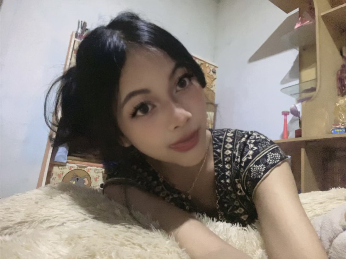 cacaqqcp's tweet photo. lama gk aktif krn ak syibuk https://t.co/b487HEM9U2