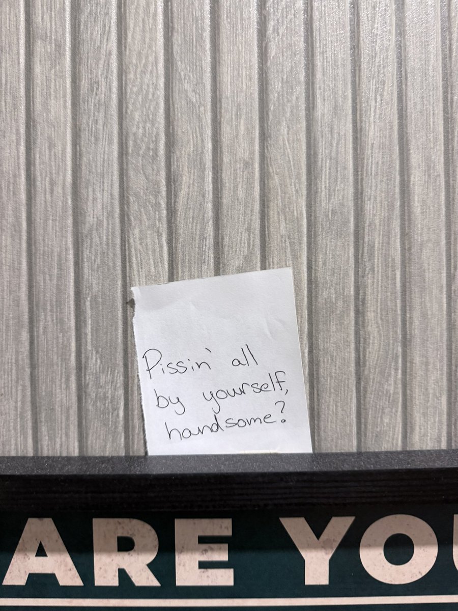 JJAtlasoxo's tweet photo. Wow love isn’t dead… he leaves me sweet notes all the time 🥰 https://t.co/JvUKfg3ZIm