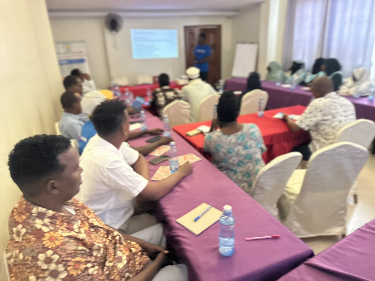 Solution_based7's tweet photo. We have successfully concluded a 2-day orientation and engagement under the #HerHealthInitiative in Galbet Ward, Garissa Township.
Community Health Promoters, religious leaders, community leaders, and local administrators came together to strengthen collaboration https://t.co/2Lvn737UNW