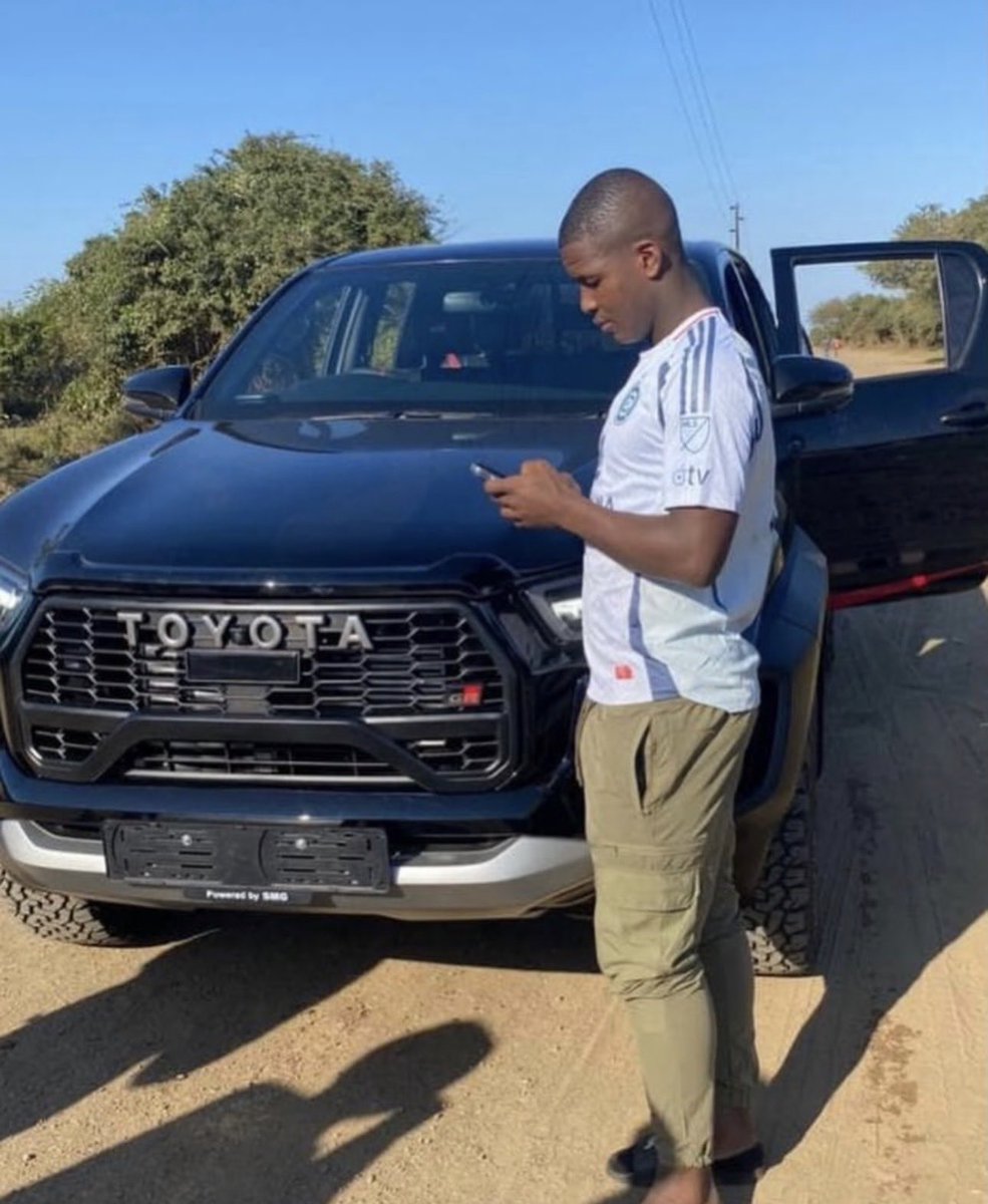 LindoMyeni's tweet photo. South African defender Mbekezeli “TLB” Mbokazi has added a new Toyota Hilux GR Sport to his garage. The performance bakkie is valued at around R1 million, depending on the model and specifications. 

Congratulations to TLB on his new ride. 👏🏾🛻🚜 https://t.co/y0qhWQibdG