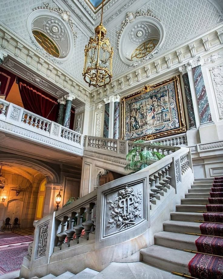 archi_tradition's tweet photo. The staircase is one of architecture’s most underrated features. https://t.co/zeM6xcf9rb