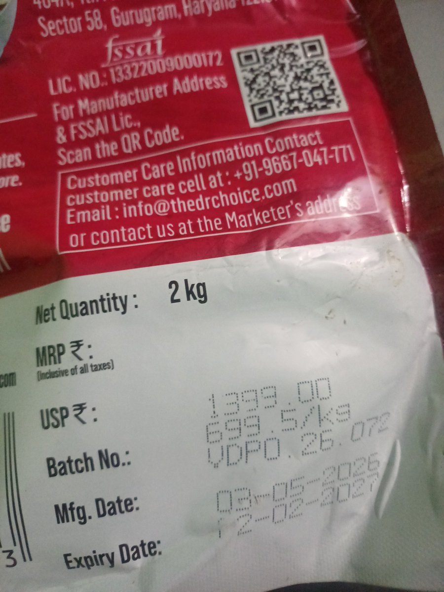 MPoria40789's tweet photo. I purchased a 2 kg Doctor Choice Protein Oats pack  and stored it as instructed. Today, I noticed something unusual in my bowl twice. I emptied the oats onto a plate and found multiple live insects. I felt nauseous and vomited after eating. Pack expires in Feb 2027. @fssaiindia https://t.co/qAN5U2B5x0