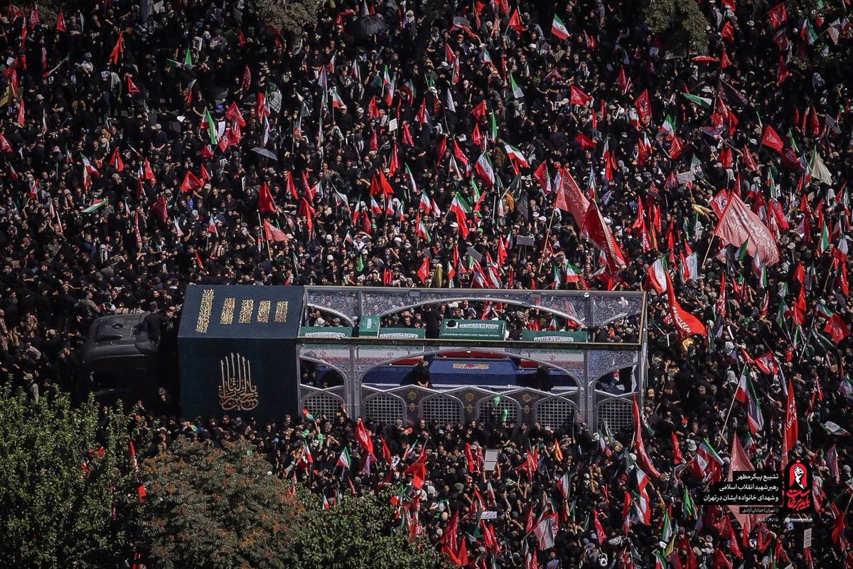Kassem8010's tweet photo. «كان لا بدَّ أن يموتا قتلاً لتحيا هذه الأمة.»🖤 https://t.co/f7aMnRWGrI