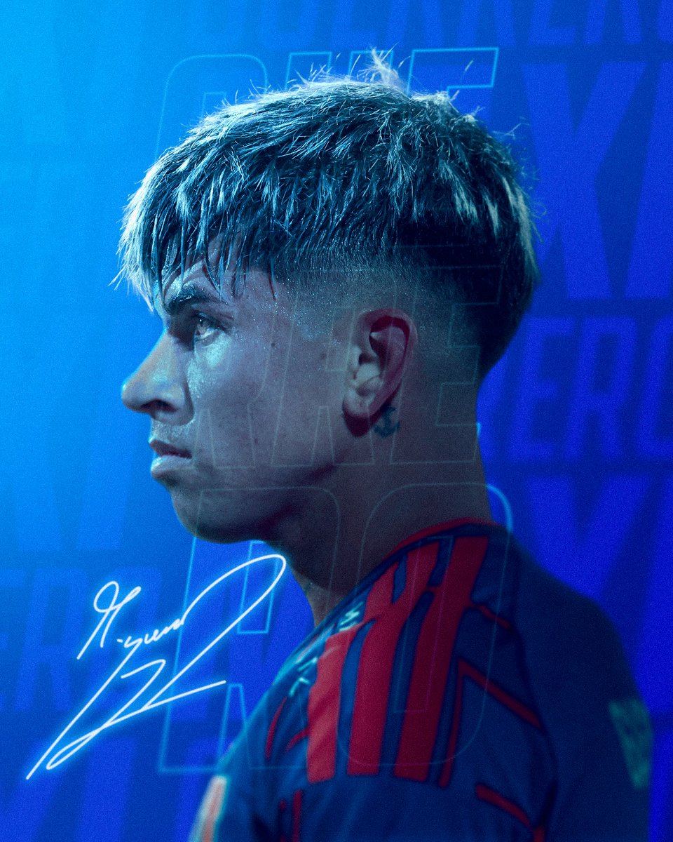 udechile's tweet photo. Maximiliano Guerrero extendió su vinculo con la U 🤘🏼
El delantero seguirá junto al Romántico Viajero hasta fines del 2028 🔵🔴

¡Felicidades, Maxi! Vamos con todo juntos por los próximos desafíos 🤝🏼 https://t.co/mHwRdxHHXY