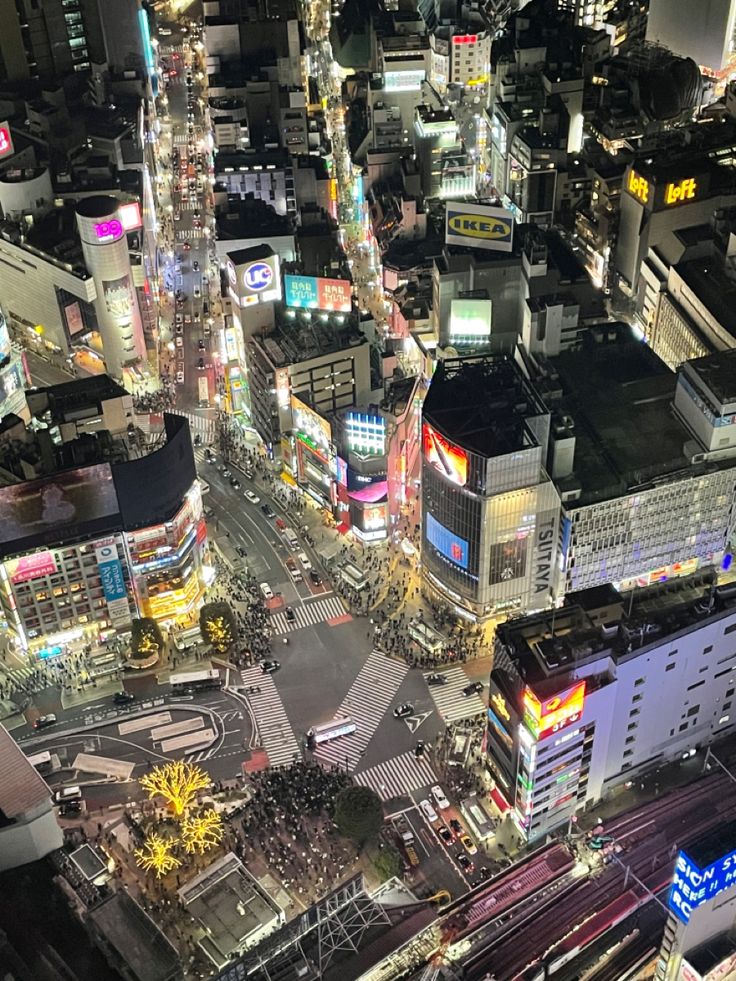 JapanPicsX's tweet photo. Shibuya Crossing, Japan 🇯🇵 https://t.co/3ThWFjFM6P