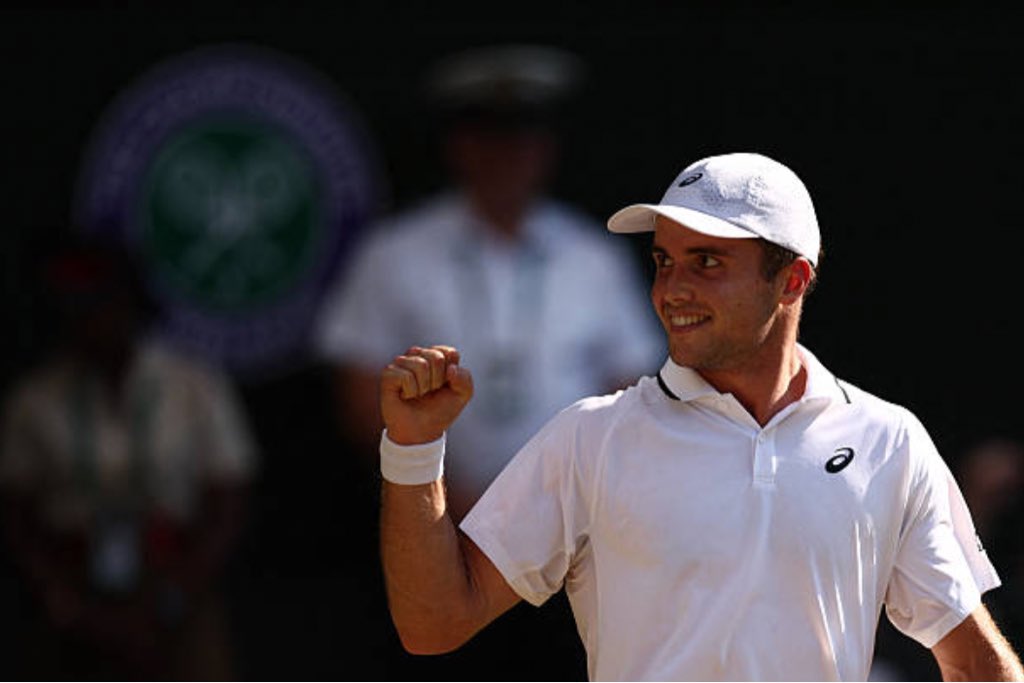 PolymarketSport's tweet photo. 🚨 BREAKING: Arthur Fery just pulled off a stunning straight-sets win over Flavio Cobolli, 6-4, 7-6, 6-0, to book his spot in the Wimbledon semifinals — the first wildcard to make it this far since Goran Ivanišević's title run in 2001. Ranked 114 and playing on his home turf, the Brit's fairytale keeps getting better. 🇬🇧