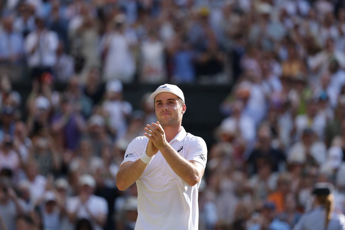 Wimbledon's tweet photo. What a performance.

Take it all in, Arthur Fery.

#Wimbledon https://t.co/isJAsMddFs