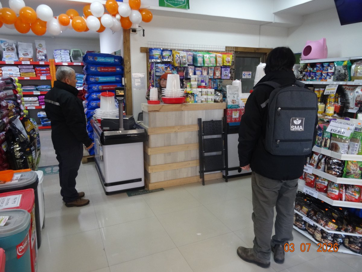 SMA_CL's tweet photo. 🔎Ante los episodios de emergencia y preemergencia ambiental registrados en la zona sur del país, fiscalizadores de las oficinas regionales de la SMA realizaron inspecciones en terreno para verificar el cumplimiento de las medidas establecidas en los respectivos PDA. https://t.co/rnttnLIEOG