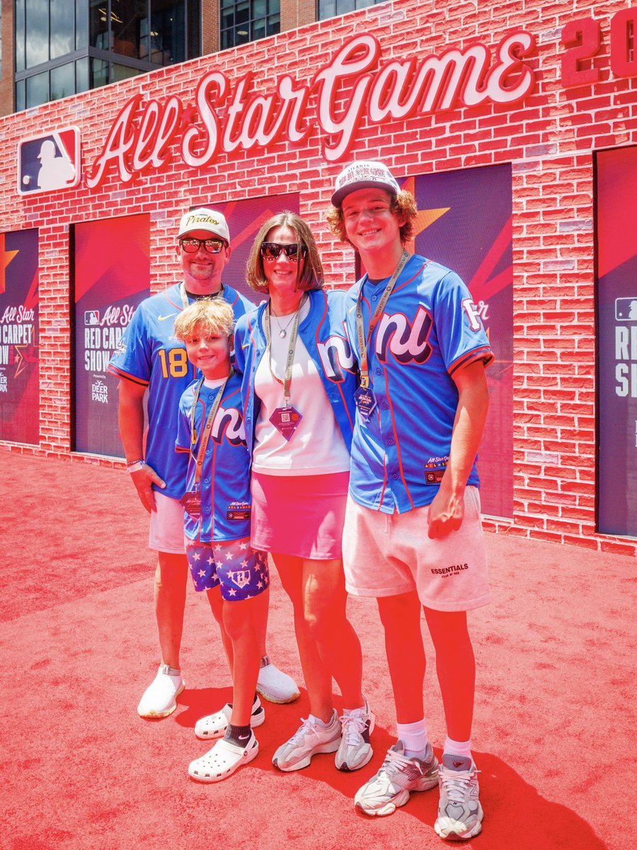 onlocationexp's tweet photo. You already know we love rolling out the red carpet #OnLocation 🔥 #MLBAllStar https://t.co/YoSSnR772G