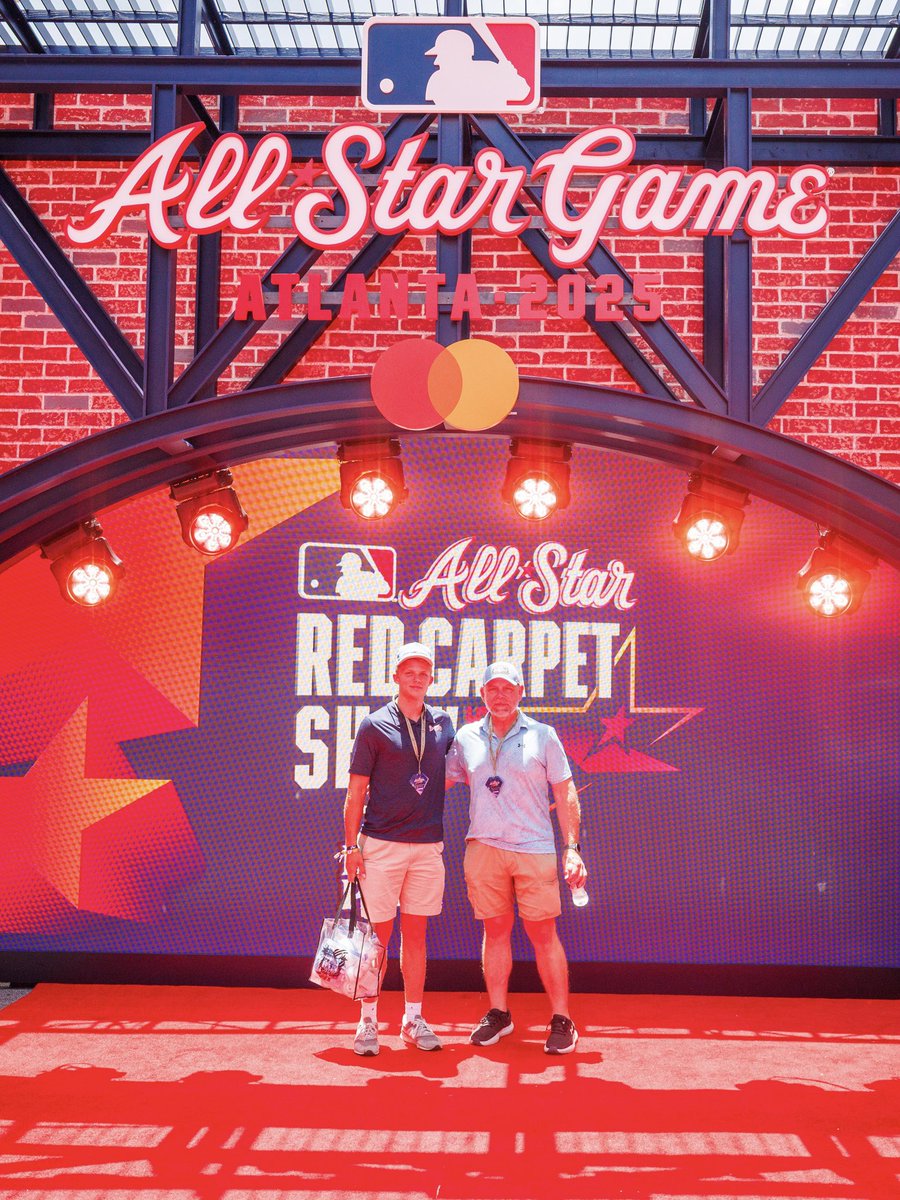 onlocationexp's tweet photo. You already know we love rolling out the red carpet #OnLocation 🔥 #MLBAllStar https://t.co/YoSSnR772G