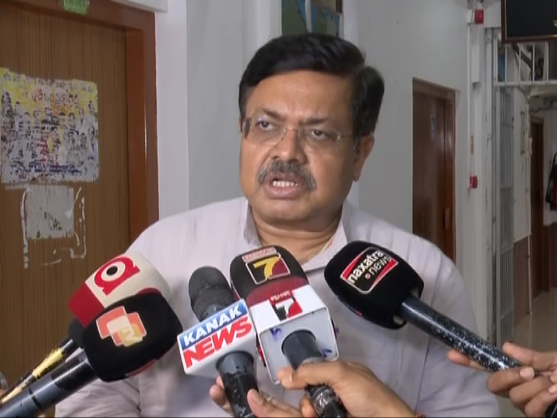 otvnews's tweet photo. #Puri | The number of VIP and VVIP cordon passes for this year’s Rath Yatra will be reduced by 50%, Law Minister Prithviraj Harichandan informed.

He said the decision has been taken for better crowd management during the festival. #Odisha https://t.co/y6KWardTtL
