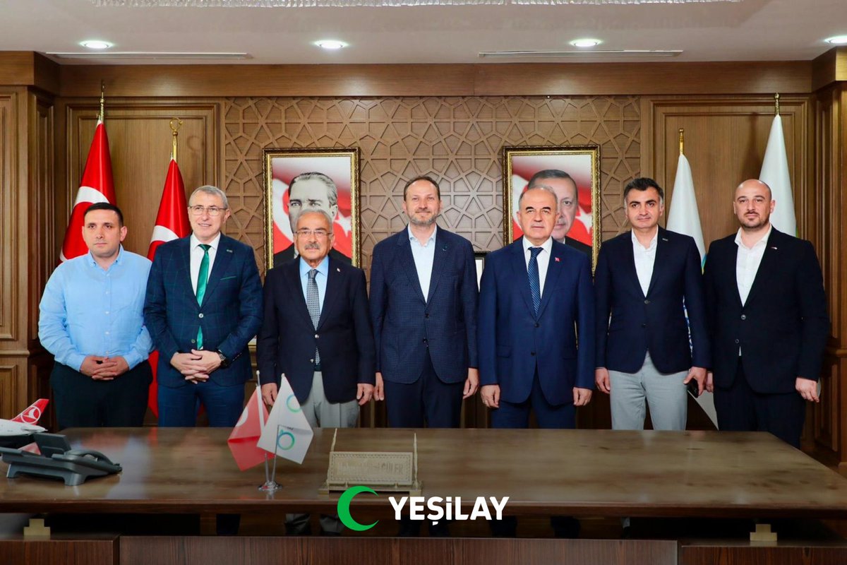 YesilayKurumsal's tweet photo. Genel Başkanımız Doç. Dr. Mehmet Dinç, Ordu Büyükşehir Belediye Başkanı Dr. Mehmet Hilmi Güler'i ziyaret etti. 

Ordu Valisi Muammer Erol'un da eşlik ettiği ziyarette, bağımlılıklarla mücadele kapsamında yürütülen çalışmalar, kurumlar arası iş birliğinin güçlendirilmesi ve sağlıklı nesillerin desteklenmesine yönelik projeler hakkında değerlendirmelerde bulunuldu.

#Yeşilay #BağımsızlıkSeferberliği