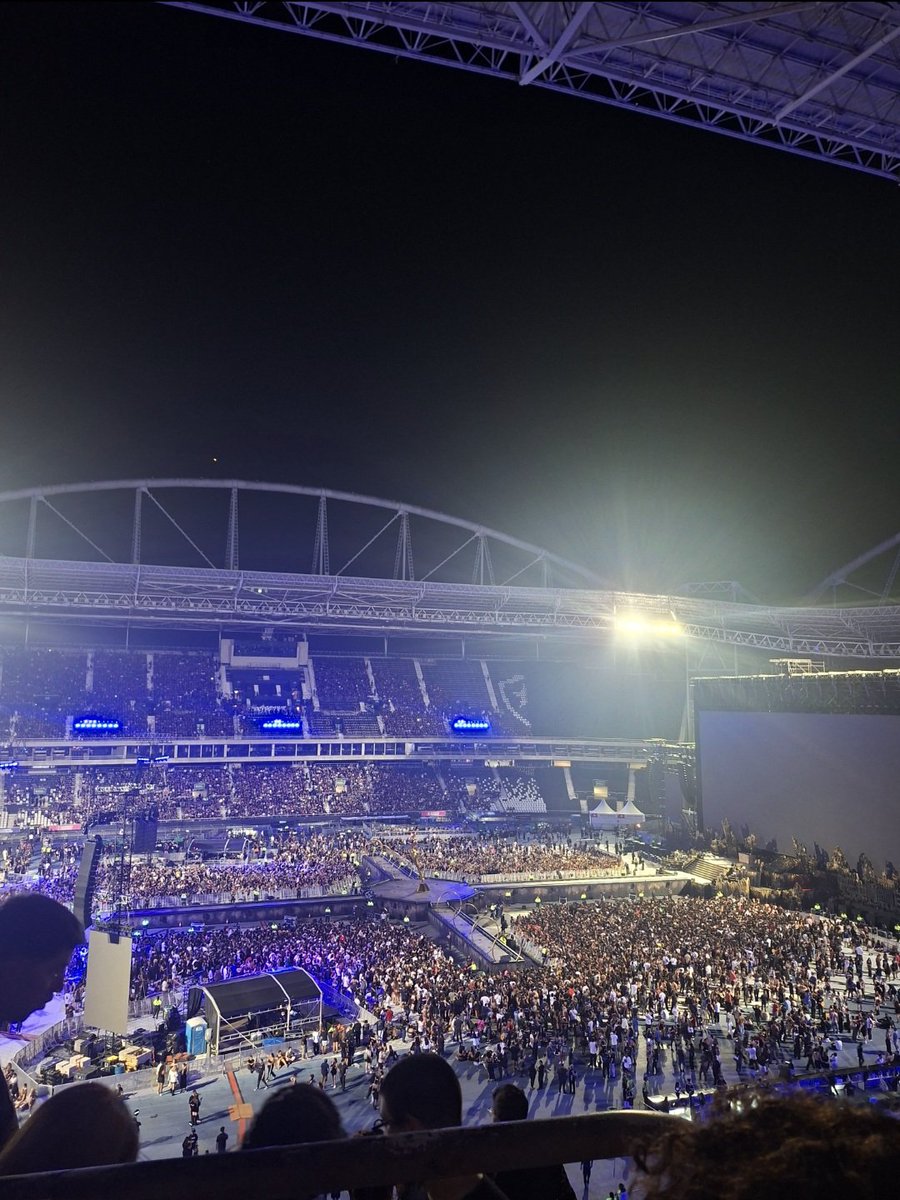 natlecc's tweet photo. em cadeira não se chega de madrugada 

taylor swift 18.11 (show cancelado) | cheguei 8h na fila 
taylor swift 20.11 | cheguei 13h na fila
the weeknd 26.04 | cheguei 15h na fila
enhypen 04.07 | cheguei 9h na fila https://t.co/5FZESkAFy7