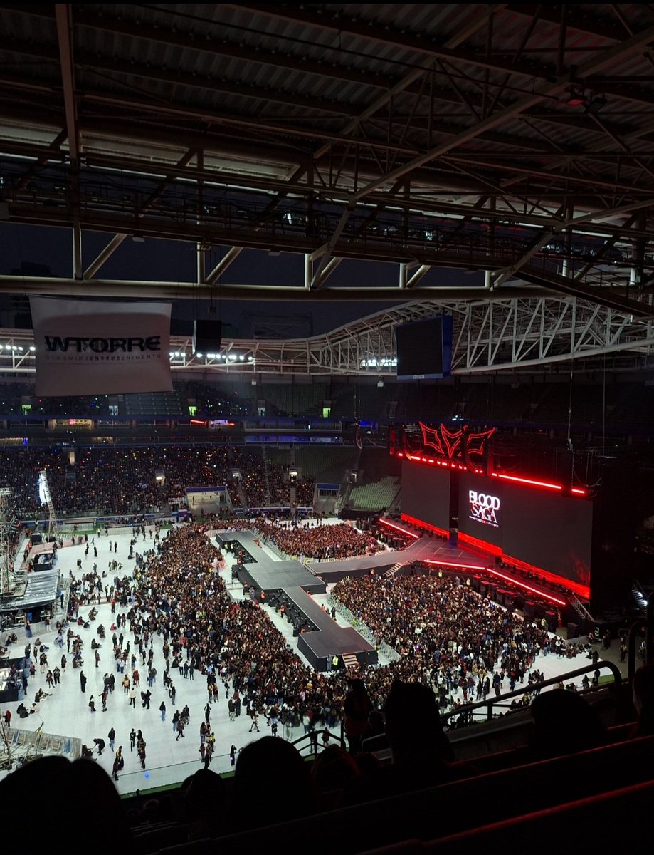 natlecc's tweet photo. em cadeira não se chega de madrugada 

taylor swift 18.11 (show cancelado) | cheguei 8h na fila 
taylor swift 20.11 | cheguei 13h na fila
the weeknd 26.04 | cheguei 15h na fila
enhypen 04.07 | cheguei 9h na fila https://t.co/5FZESkAFy7