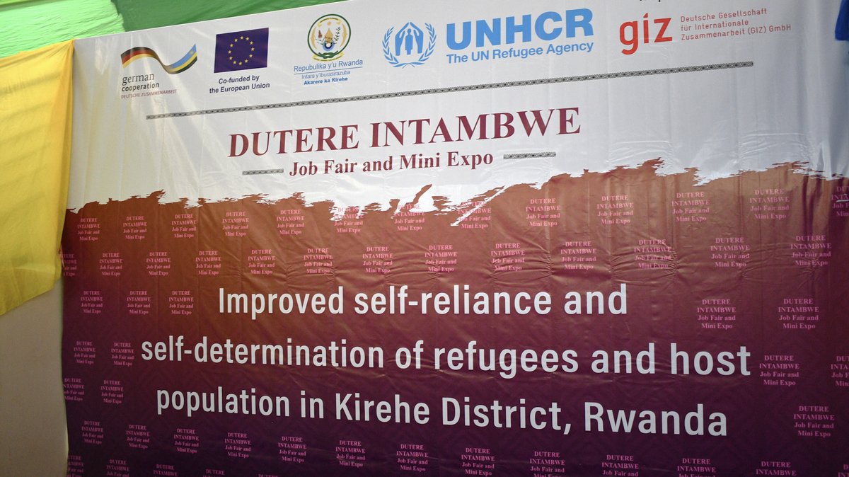 RefugeesRwanda's tweet photo. Self-reliance starts with access to opportunities.

This week, refugees participated in job fair &amp; mini-expo organized by @giz_rwanda in Kirehe District, engaging with employers &amp; showcasing their skills.

Supporting refugees to work improves their lives &amp; boosts local economy. https://t.co/2aTn32xLoW