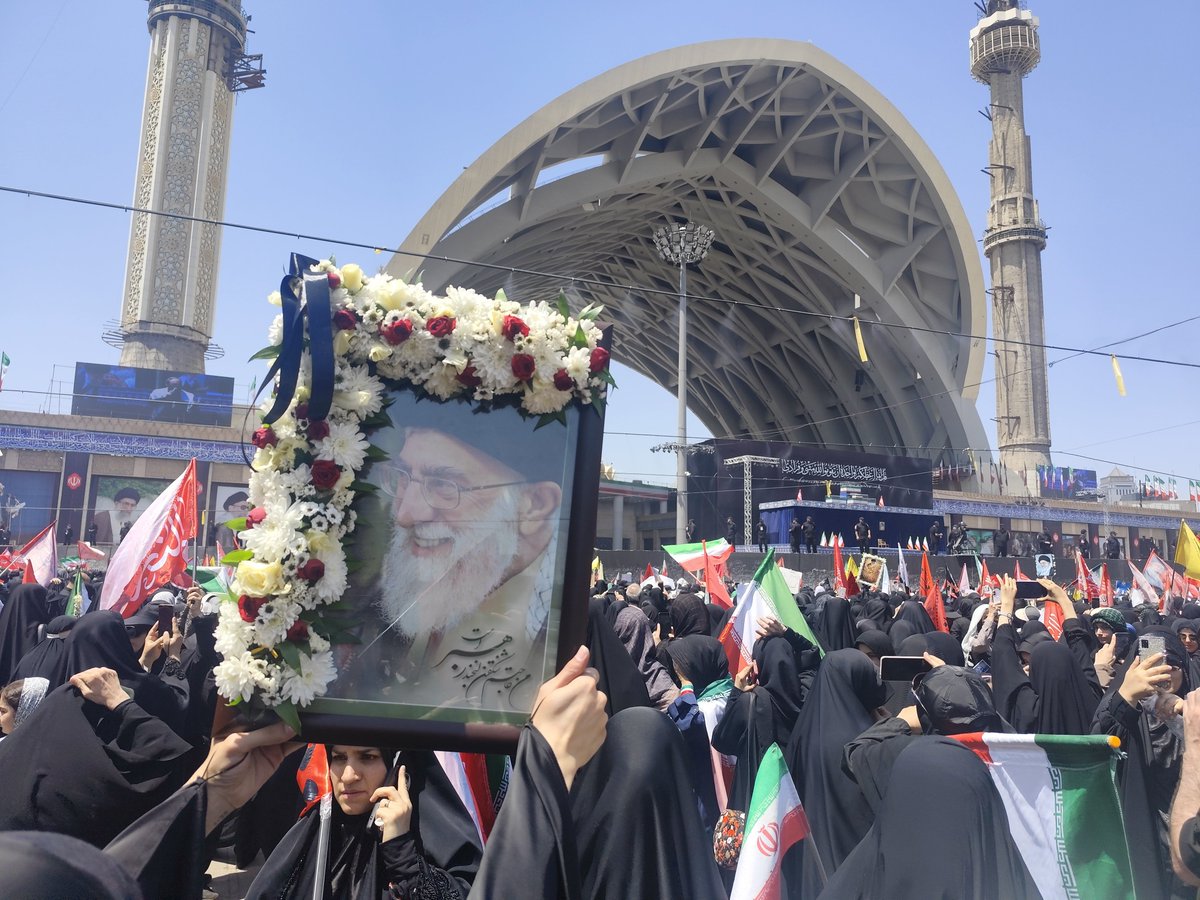 toloo1405's tweet photo. @hasanineya حماسه ها یک به یک از هم سبقت می گرفتند واقعا نمی شد این همه زیبایی رو با تصویر ضبط کرد این چند تا رو فقط تونستم ثبت کنم،تصاویری سراسر مهربانی و شعور....!
#ابر_رویداد_معاصر https://t.co/Hhf0AyuORZ