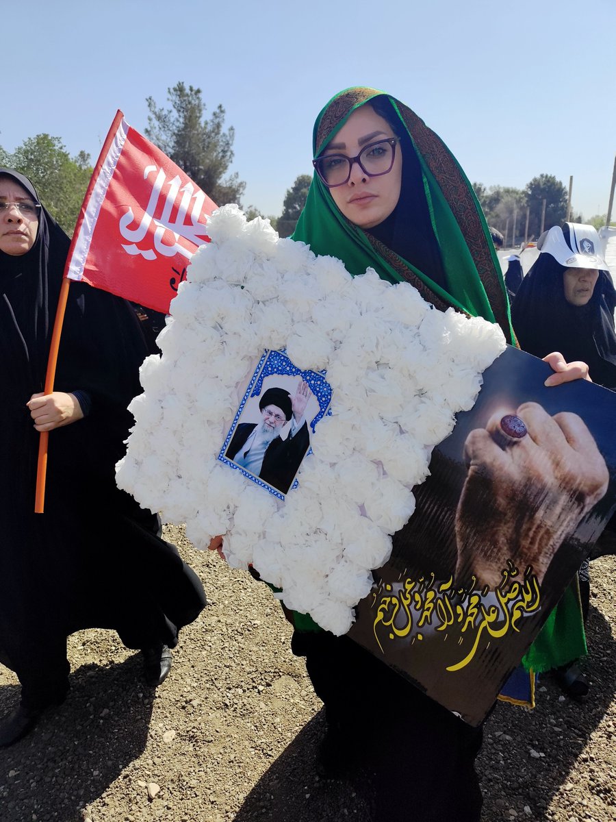 toloo1405's tweet photo. @hasanineya حماسه ها یک به یک از هم سبقت می گرفتند واقعا نمی شد این همه زیبایی رو با تصویر ضبط کرد این چند تا رو فقط تونستم ثبت کنم،تصاویری سراسر مهربانی و شعور....!
#ابر_رویداد_معاصر https://t.co/Hhf0AyuORZ