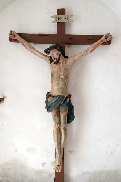 yuksevy's tweet photo. @artasovor_ Hristiyanlarin  Peygamberlerini İsrail'lı yahudiler işkence yaparak öldürdü ve onu çarmıha gerdiler .Yahudileri destekleyen Hristiyanlar İsa babamıza ihanet ediyorlar.  Bu hir vahşet  ve bu vahşeti bugün gazze'de yaşayan çocuklara yapıyorlar, Yüzlerce kliseyi bombaladılar. https://t.co/j3DYfwMlVq