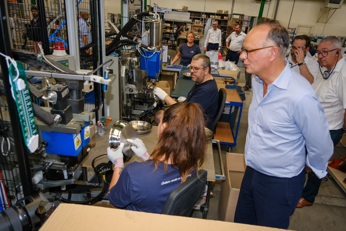 EPhilippe_LH's tweet photo. Je vous appelle à croire en nous !

Quand la France investit dans son savoir-faire, elle gagne. À Grandvillars et Fesches-le-Châtel, deux pépites françaises le prouvent : Selectarc, choisie par Naval Group pour notre futur porte-avions "France Libre", et Cristel, dont l'inox équipe les plus grandes tables du monde.

Si je suis élu Président de la République, tous les choix économiques seront faits en faveur de l'industrie.

Ceux qui disent que la France ne réussit plus vous mentent !