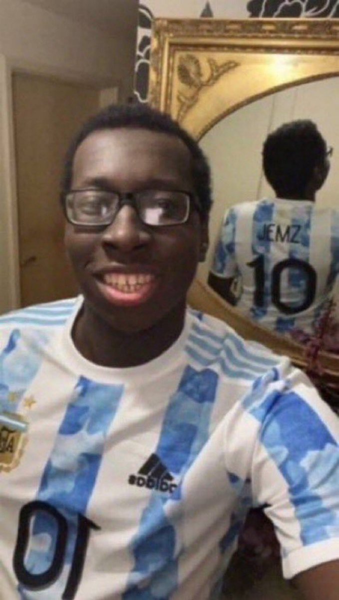 opiqtes's tweet photo. @YourBoyJemz Embarrassing coon they don’t rate u g 😂😂😂they don’t see u as human https://t.co/NqPtuTXVai