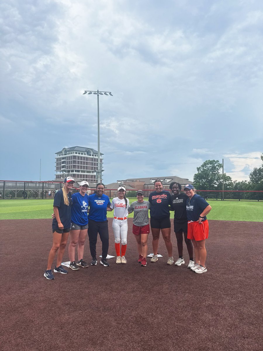 McKennaMarlowe's tweet photo. Has a great time at @JaxStateSB Junior Day Camp! Thank you coaches for giving me the opportunity to show my skills and learn something new! Can’t wait for more! @WallaceStSB @AuburnSoftball @AlabamaSB @SamfordSB @GSU_Softball @BlueHoseSB @Connor_Acton @softball_tchs https://t.co/2LJHyyaiVC