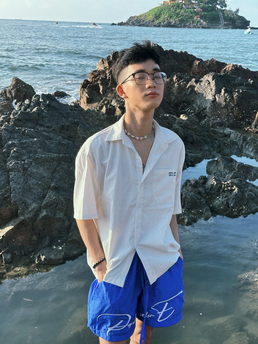 VanQuybinhtan's tweet photo. Biển có em https://t.co/2Axg1Gc6Dx