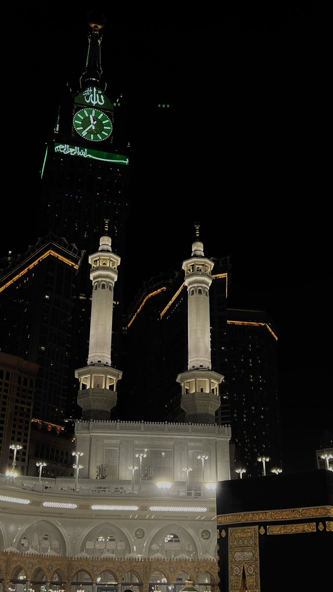 iH2l__'s tweet photo. الحمدلله الذي بلغني هواء مكة وسكينتها
ورزقني عُمرة تريح نفسي ربي أستودعتك أدعية فاض بها قلبي فأستجبها لي يارب 🤍. https://t.co/CwutXheRkb