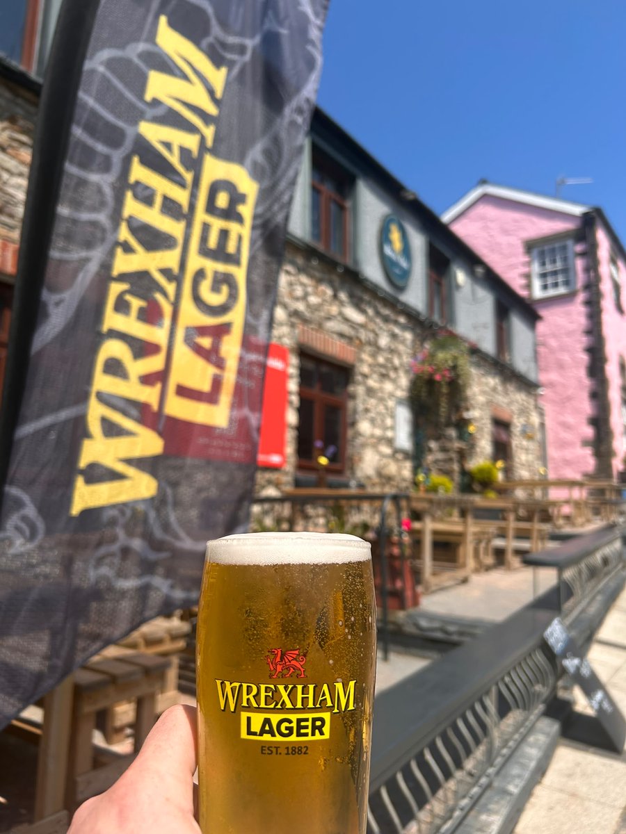 TheroyaloakSF's tweet photo. 🍺 Now pouring: Wrexham Lager
We've added Wrexham Lager to the bar, and we can't wait for you to give it a try.
Whether you're joining us for lunch, dinner or simply stopping by for a drink, it's the perfect pint to enjoy with great food and good company🍻 https://t.co/VAPKkMq3Z8